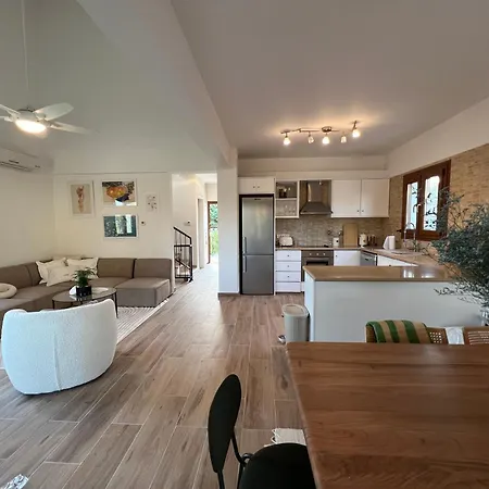 Hera Holiday Home Пісурі Екстер'єр фото