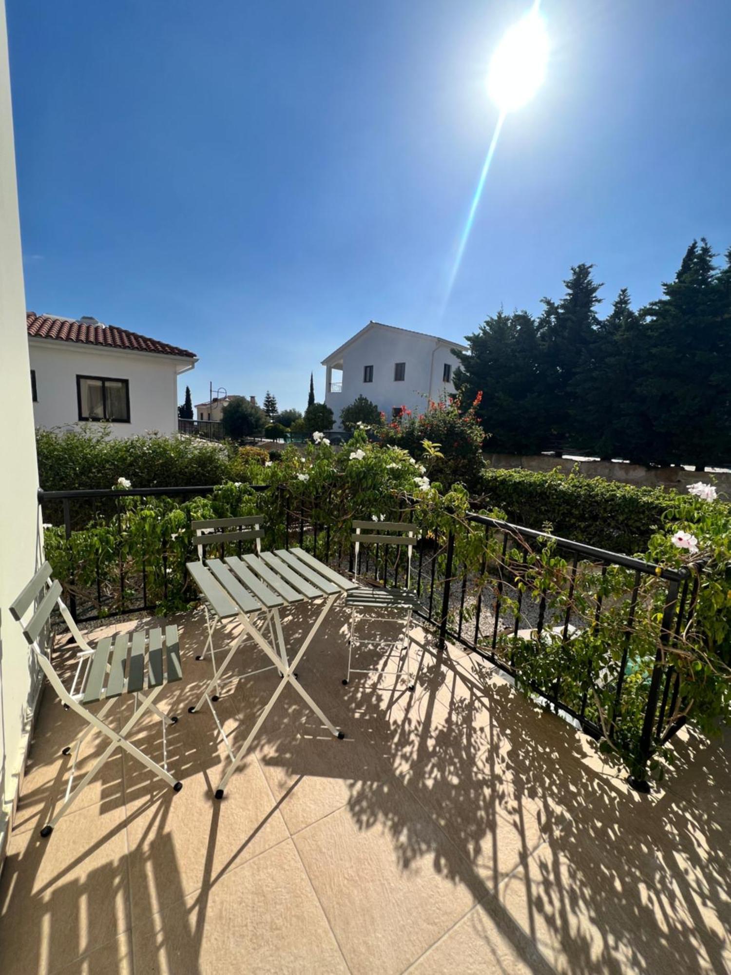 Hera * Pissouri
